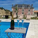 La Galuche-b&b & Angliers (Vienne)